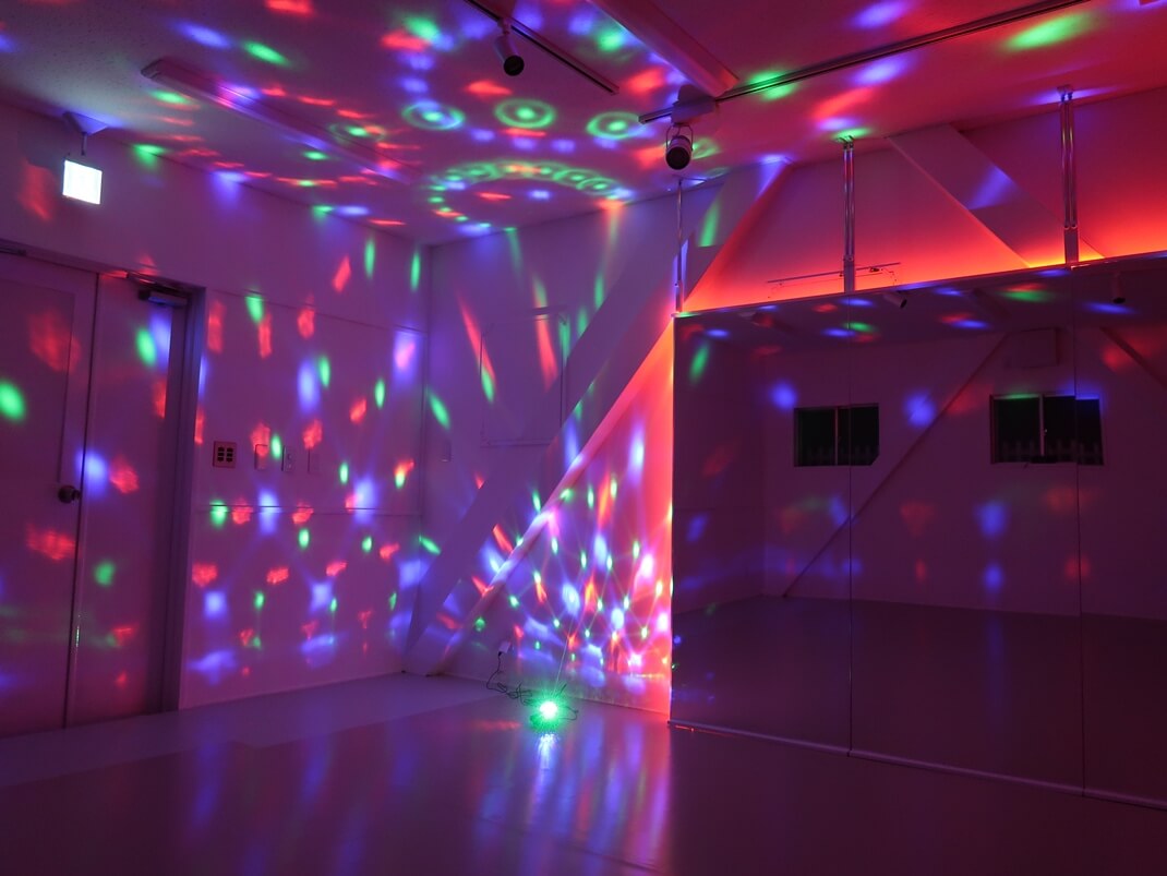 ライトコントロールによりさまざまな雰囲気を創造できるレンタルスタジオ